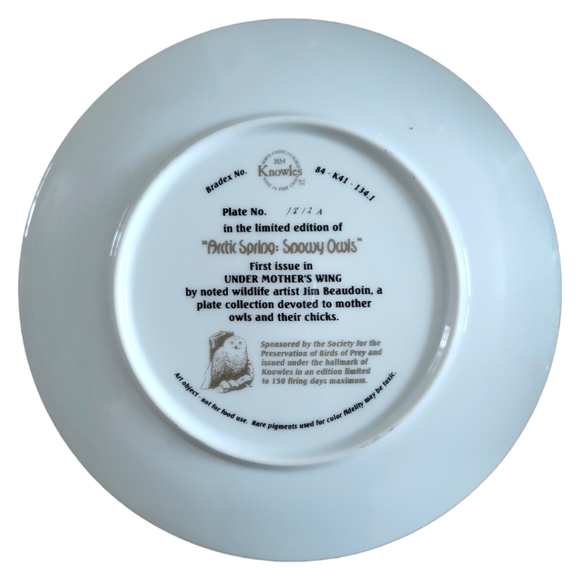 Vtg Plate Artic Spring:Snowy Owls 1st Issue Under Mother's Wing #1812A - Picture 2 of 3